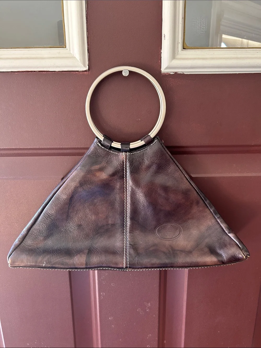 Vintage-Inspired Brown Leather Ring-Handle Bag - Picture 2 of 6